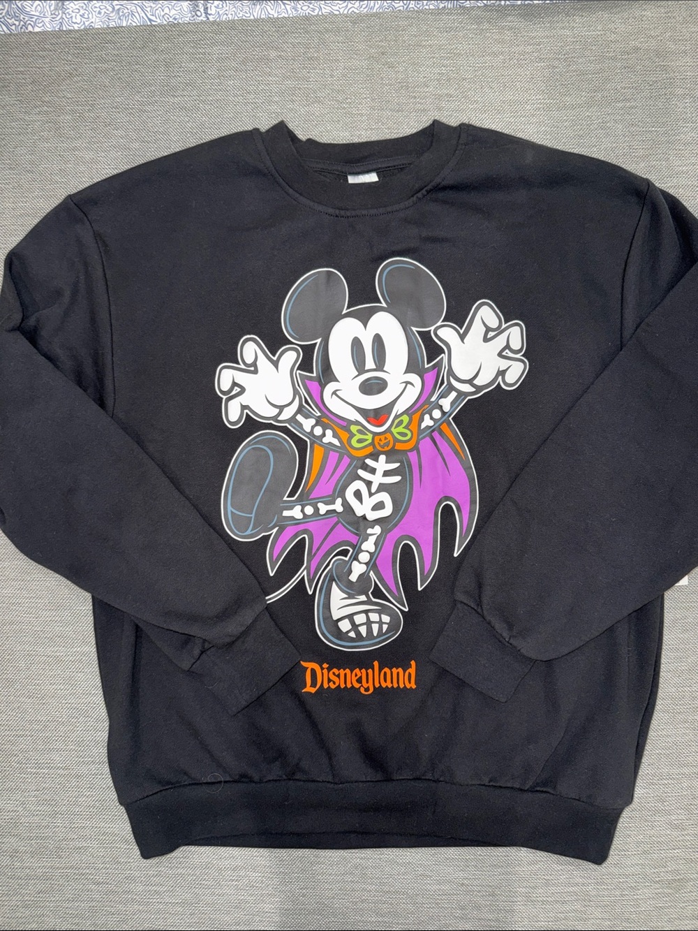 Disney Mickey Mouse store Halloween Skelton vampire sweatshirt pullover medium